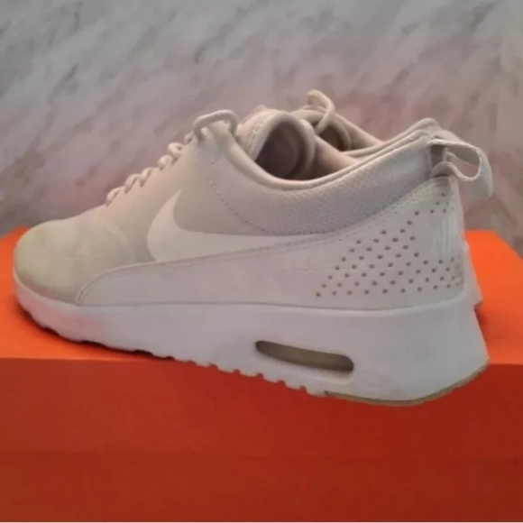 Nike Air Max Thea Sneakers Shoes 7.5 off Bone Sail White crocodiles croc print  - Picture 3 of 6